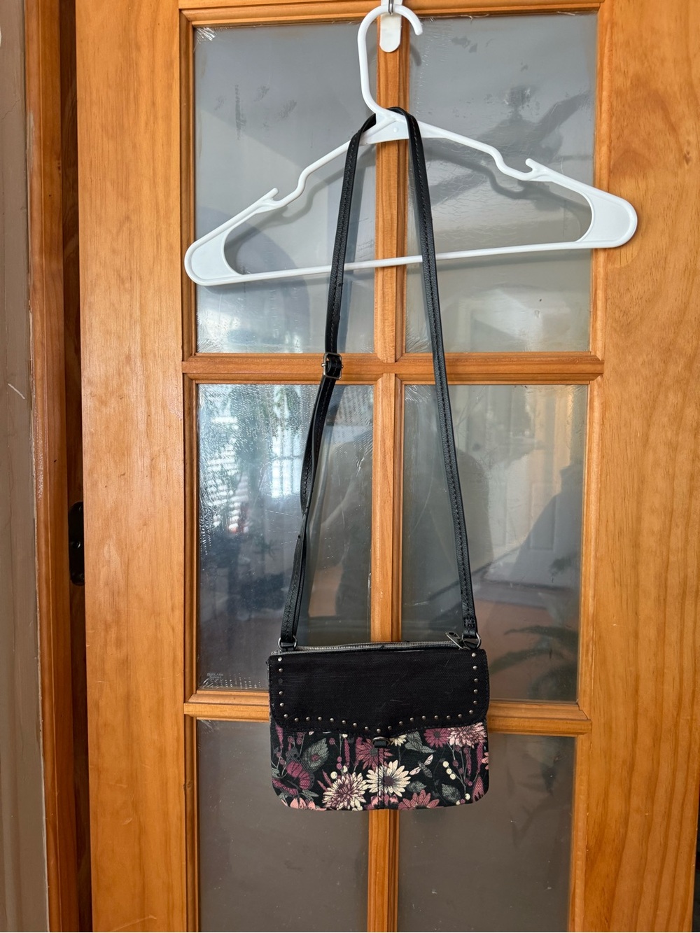 Floral Canvas Crossbody Bag in Black and Pink - Picture 4 of 4